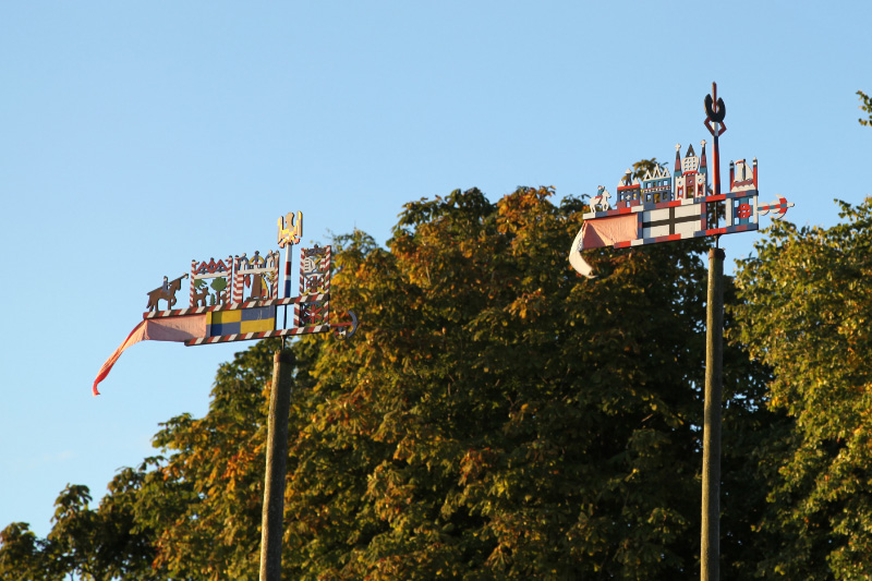 A most functional fisherman's art, from 26 December 1844, Kuršių vėtrungė – Nidden Kurenwimpel – Curonian weathervane (pennants or flags), to identify fishing boats and from which town they hail, and to regulate fishing within the Kuršių marios – Kuršu joma – Curonian Lagoon – Куршский залив – Kurisches Haff